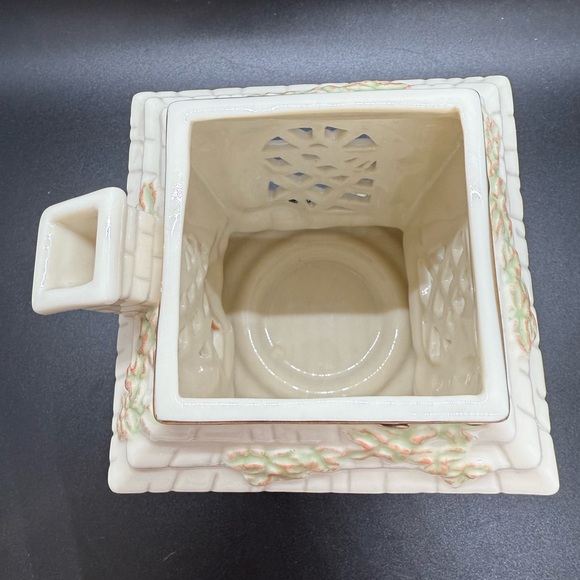 Lenox Occasions Halloween haunted house votive candle display - Picture 5 of 7